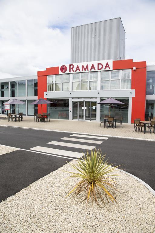 Ramada Milton Keynes Hotel Exterior foto