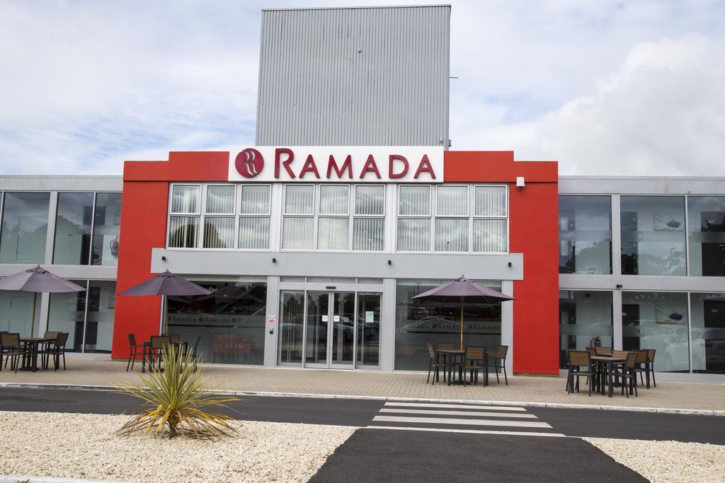 Ramada Milton Keynes Hotel Exterior foto